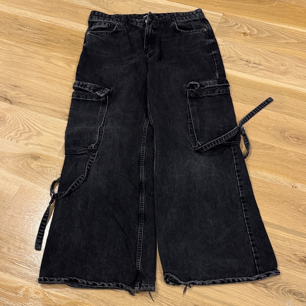 Zara Women's Black Cargo Jeans